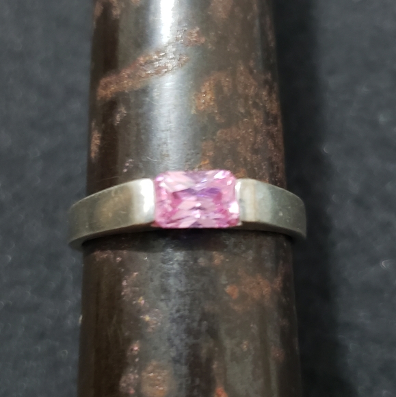 Jewelry - Silver with pink Stone ring